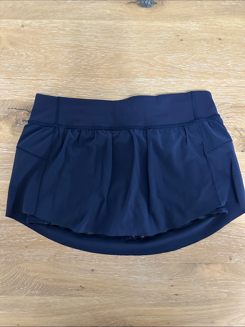 Lululemon navy skirt. Size 6